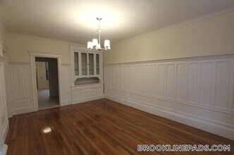 283 St Paul St in Brookline, MA - Building Photo - Building Photo