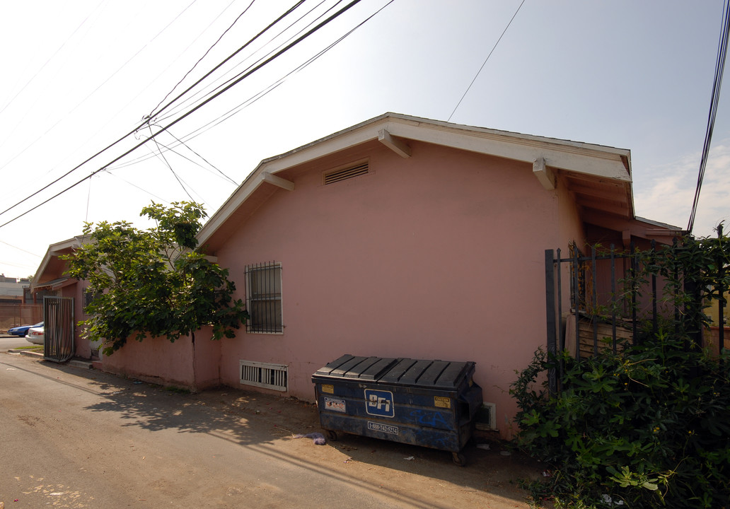 3993 S St Andrews Pl in Los Angeles, CA - Building Photo