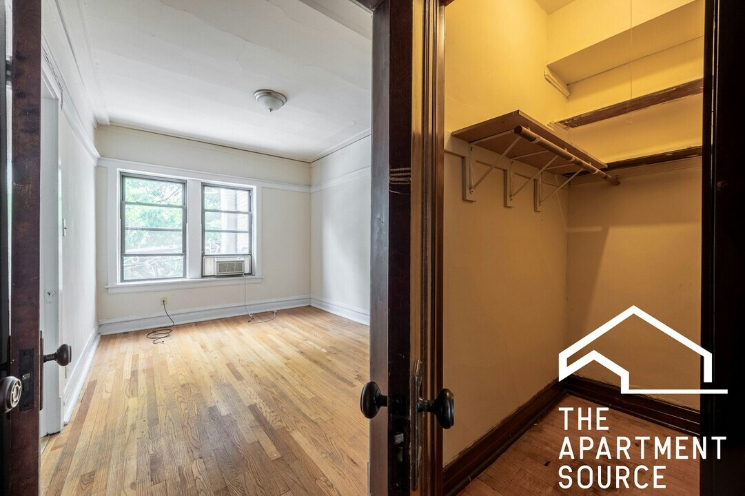 2520 N Kedzie Blvd in Chicago, IL - Building Photo