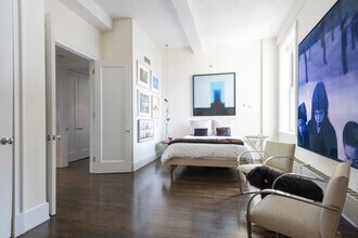 161 Grand St in New York, NY - Building Photo - Building Photo