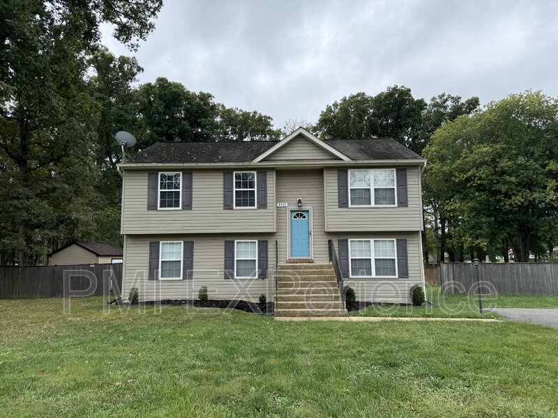 9101 McPherson St in Brandywine, MD - Building Photo
