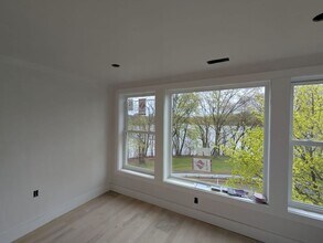 105 Shore Dr in Somerville, MA - Building Photo - Building Photo