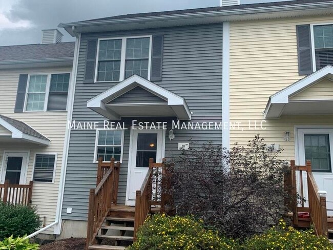 property at 10 River Village Dr