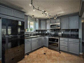 6504 W Umatilla Ave in Kennewick, WA - Building Photo - Building Photo