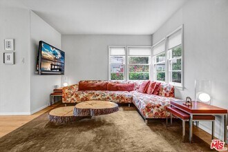 5723 Cantaloupe Ave in Los Angeles, CA - Building Photo - Building Photo