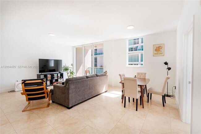 31 SE 5th St, Unit 4121 in Miami, FL - Building Photo - Building Photo
