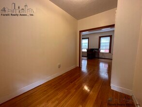 7 Margaret St, Unit 3 in Boston, MA - Building Photo - Building Photo