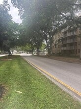 1805 Sans Souci Blvd, Unit 428 in North Miami, FL - Building Photo - Building Photo