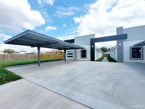 17 South Dr in Pharr, TX - Building Photo - Building Photo