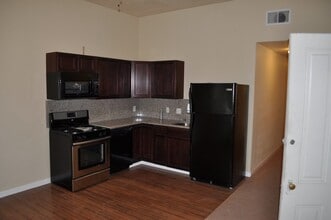 145 N 5th Street, Unit Downstairs 2 Bed in San Jose, CA - Foto de edificio - Building Photo