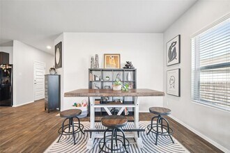 5525 Sacra Cv in Austin, TX - Building Photo - Building Photo