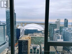 125-3125 Blue Jays Way in Toronto, ON - Building Photo - Building Photo