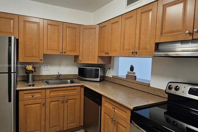 property at 5201 Geneva Ct