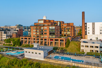 Fall Line Condominium in Richmond, VA - Building Photo - Primary Photo