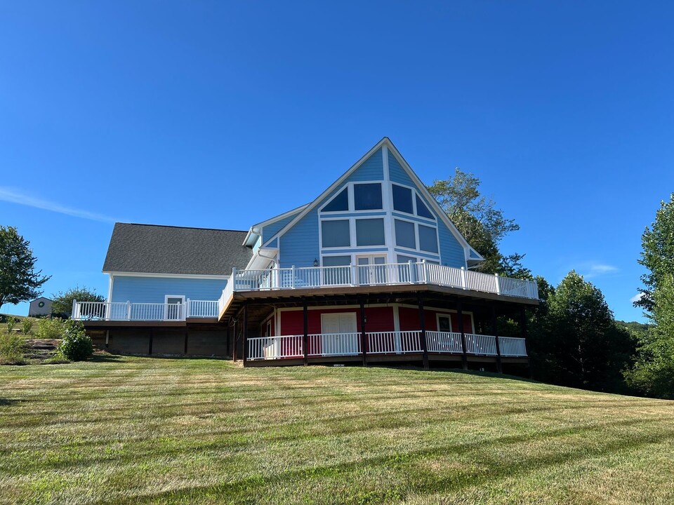 50 Perspective View Ln in Hendersonville, NC - Foto de edificio