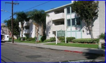 American City Apartments in Santa Ana, CA - Building Photo - Building Photo