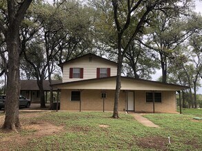 4553 Seawillow Rd in Lockhart, TX - Building Photo - Building Photo