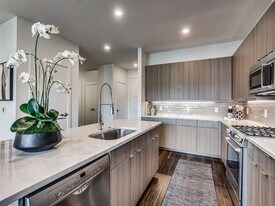 7450 Coronado Ave in Dallas, TX - Building Photo