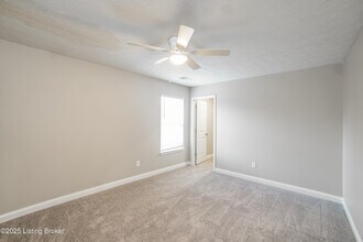 9137 River Trail Dr in Louisville, KY - Building Photo - Building Photo