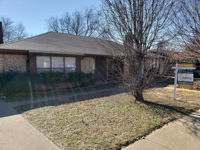 109 Glade Shadow Dr in Euless, TX - Building Photo - Building Photo