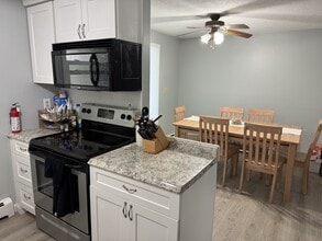 43B Dale Rd in Hooksett, NH - Building Photo - Building Photo