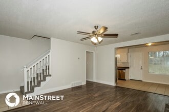 4696 Crestfield Rd in Millington, TN - Foto de edificio - Building Photo