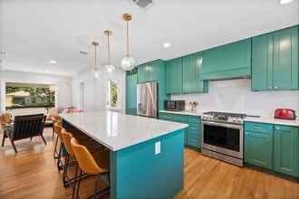 1210 Madison Ave in Austin, TX - Building Photo - Building Photo