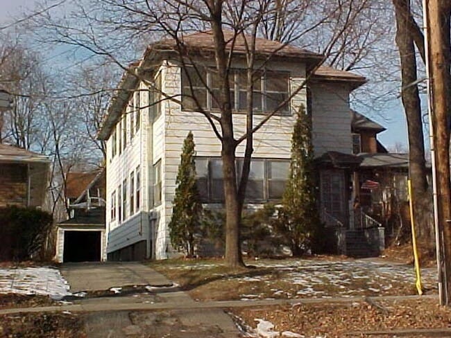 property at 1108 E Johnson St