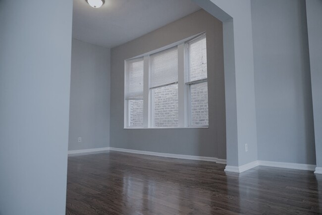 5711 S Ada St, Unit 2 in Chicago, IL - Foto de edificio - Building Photo