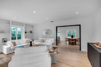 4151 El Prado Blvd in Miami, FL - Building Photo - Building Photo