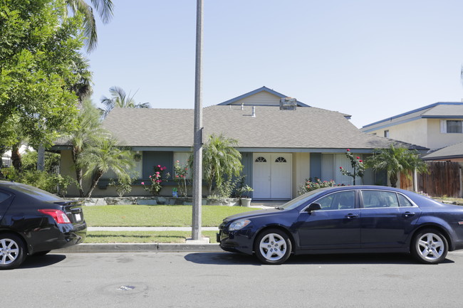 12260 Arrowhead St in Stanton, CA - Building Photo - Building Photo