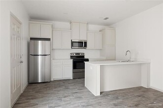 15 Valle Vista St in Alamo, TX - Building Photo - Building Photo