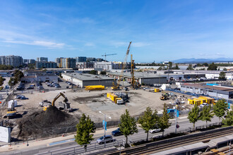 Luxe Lansdowne in Richmond, BC - Building Photo - Building Photo