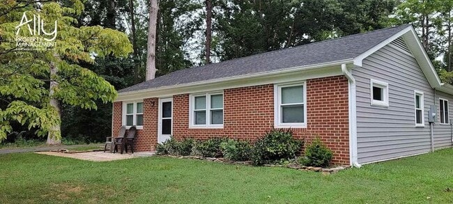 property at 290 Windfield Cir