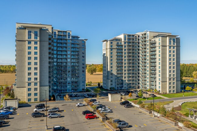 Hyde Park Place in London, ON - Building Photo - Building Photo