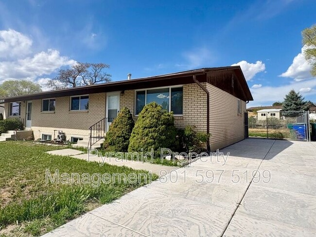 property at 825 E 760 N