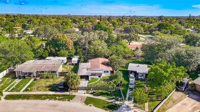 921 NW 14th St in Fort Lauderdale, FL - Building Photo - Building Photo