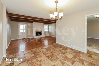 1216 SW Horizon Dr in Blue Springs, MO - Building Photo - Building Photo