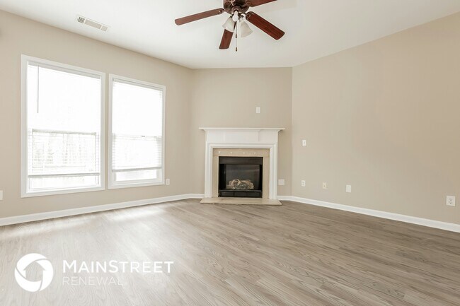 5664 Wakehurst Dr, Unit 801 in Atlanta, GA - Building Photo - Building Photo