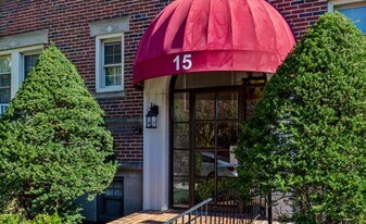 15 Governors Ave, Unit 24 in Medford, MA - Building Photo