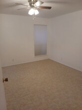 3305 Fallmeadow St in Denton, TX - Building Photo - Building Photo