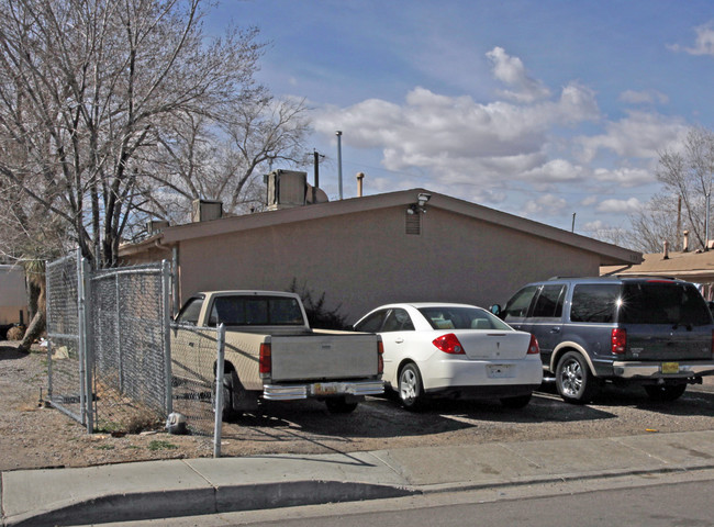 529-533 Dallas St SE in Albuquerque, NM - Building Photo - Building Photo