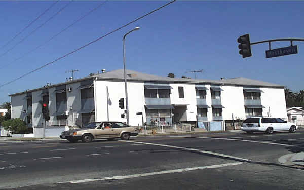 2827 S La Brea Ave in Los Angeles, CA - Building Photo