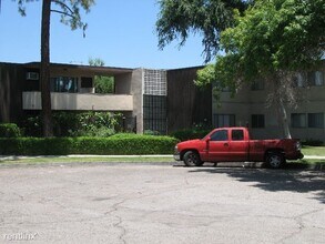 18200 Killion St-Unit -Apt. 32 in Los Angeles, CA - Building Photo - Building Photo