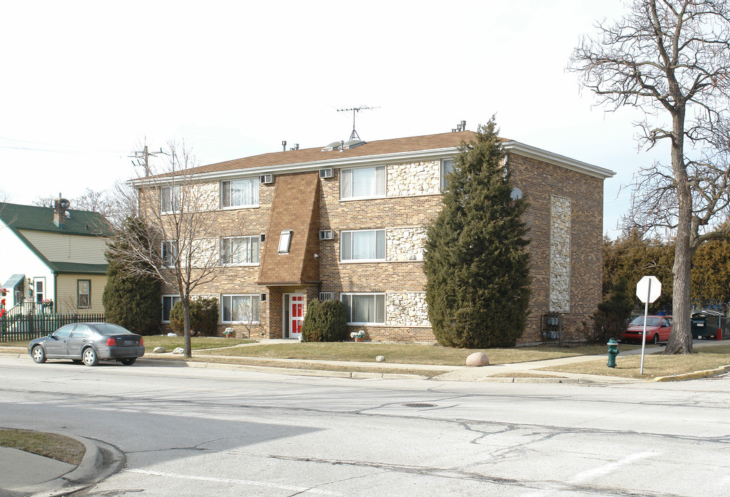 3200 Elder Ln in Franklin Park, IL - Building Photo