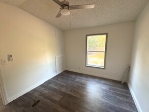 10459 CR 287 in Clarksville, FL - Foto de edificio - Building Photo