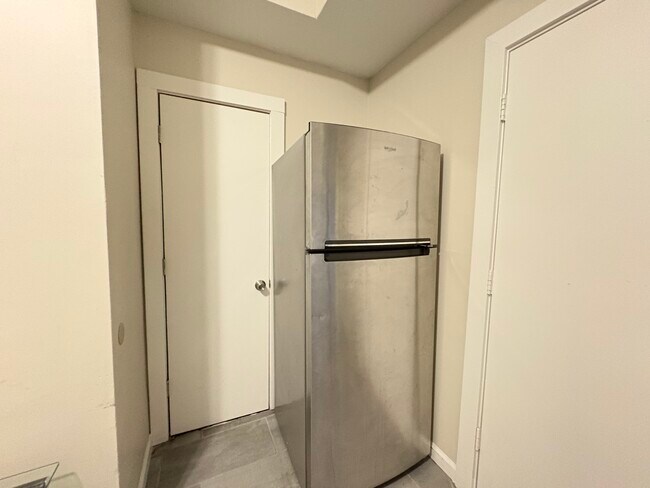 88 Pulaski St, Unit 7 in Newark, NJ - Building Photo - Building Photo