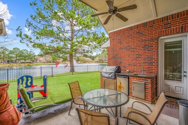 property at 31114 Lakeview Bend Ln