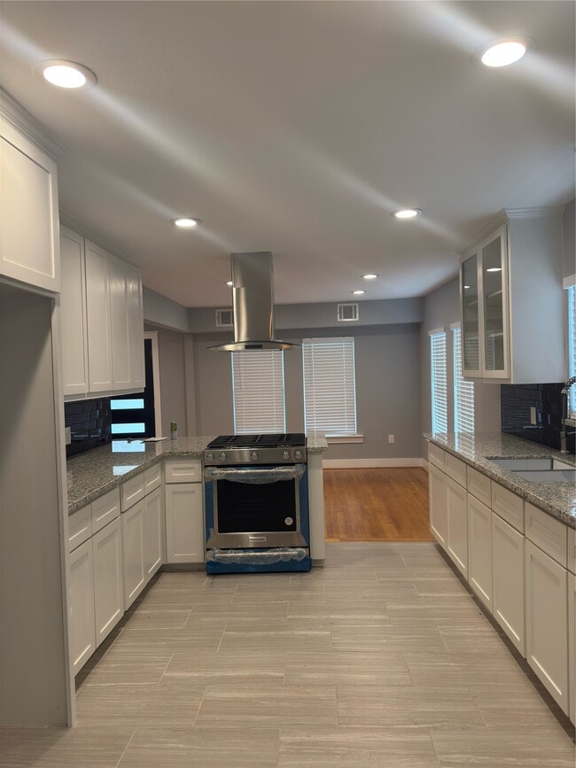 property at 515 Caplin St