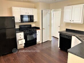 8157 N Sterling Lakes Dr in Covington, GA - Building Photo - Building Photo